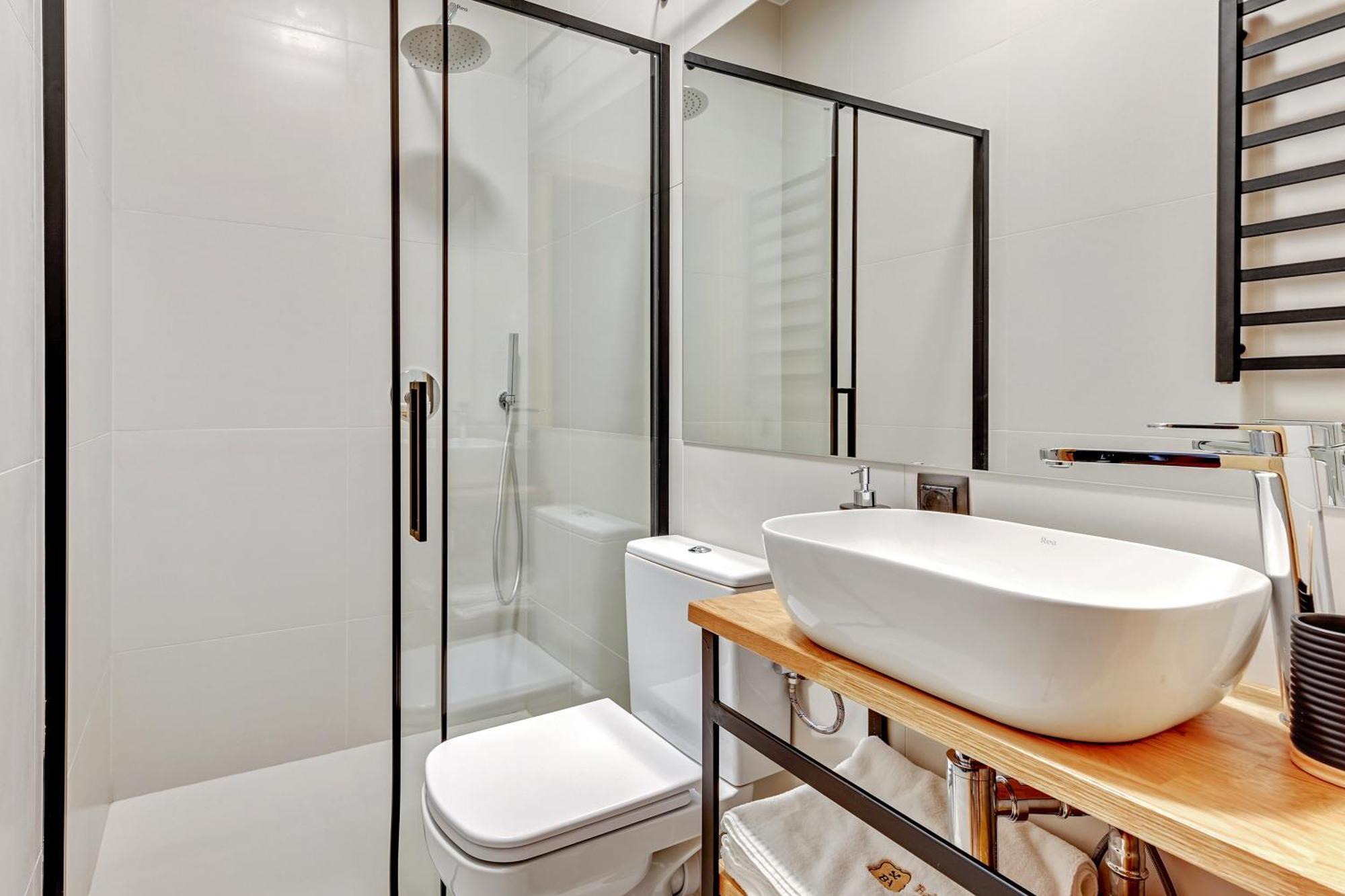 Dr - Side Apartment *