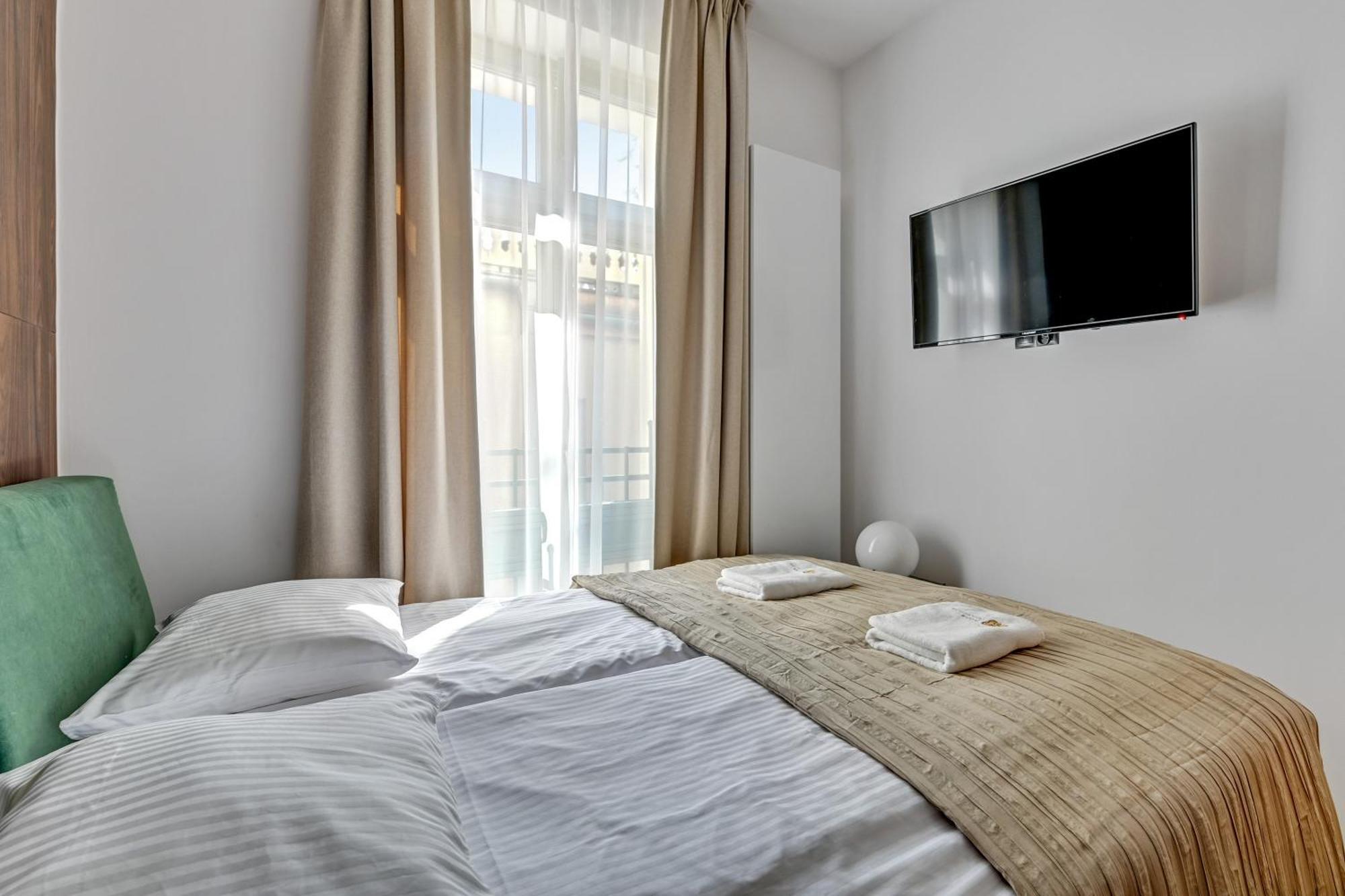 Dr - Side Apartment *